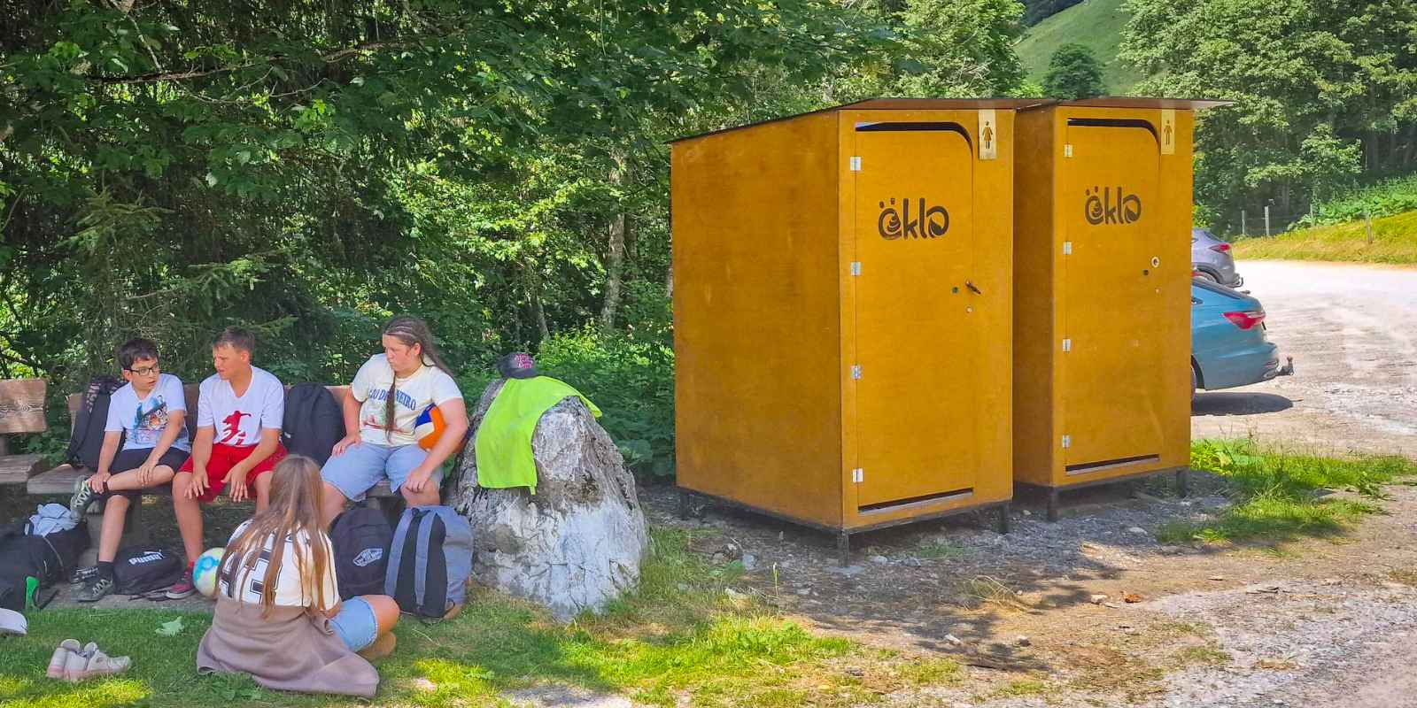 Öffentliche Toilette für Gemeinden auf einem Spielplatz